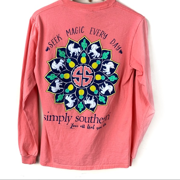 [SOLD]Simply Southern Seek Magic Everyday T Shirt - Picture 1 of 8